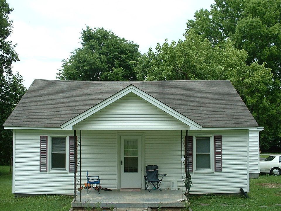 1st image of 935 W Lane St