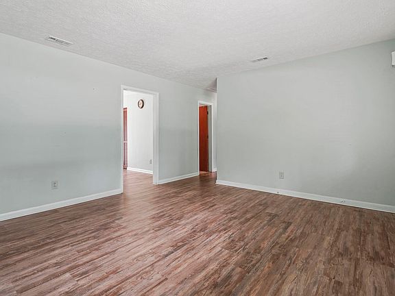 4th image of 5039 Watergate Dr.