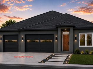 320 Hogan St, Sunnyside, WA 98944