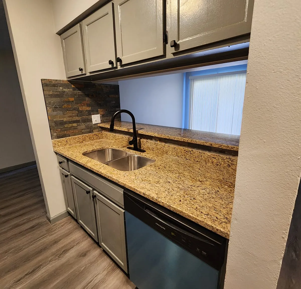 1 bed, 680 sqft, $920 — Photo 2