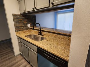 10826 Spaulding Plz #17, Omaha, NE 68164