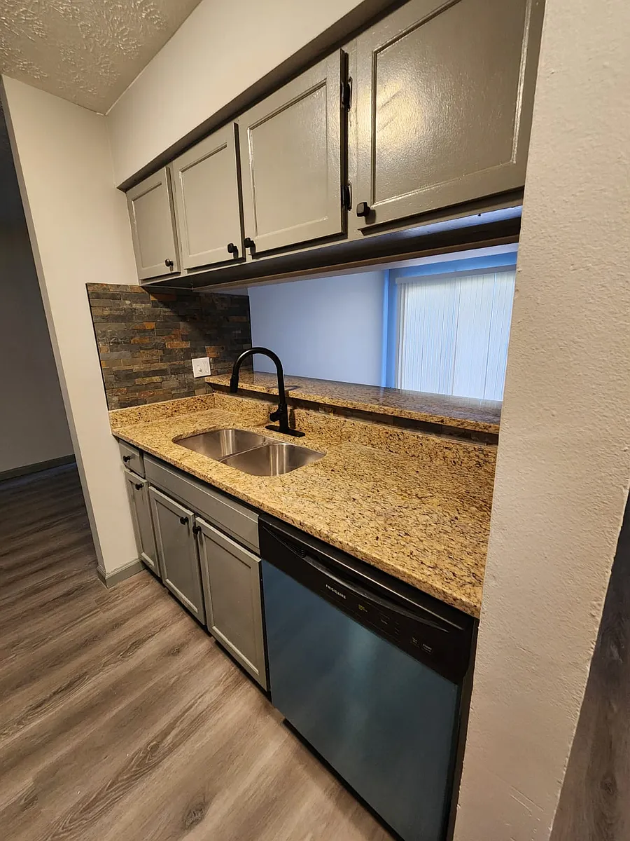Building Photo - 10825 Manderson Plz #21
