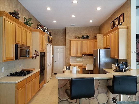 2nd image of 118 Winghurst Blvd