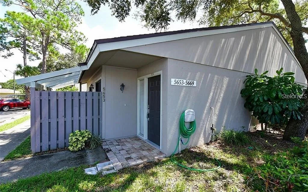 2 bed, 2.0 bath, 1100 sqft, $4,000 — Photo 3
