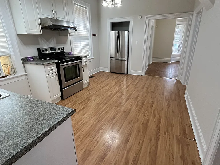 432 Charlotte St — Photo 5