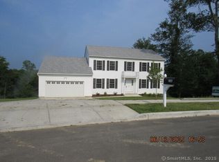 11 Warm Earth Rd, Naugatuck, CT 06770