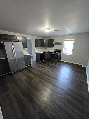 301 W Courtois St #1 Photo 1