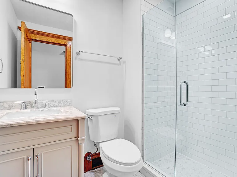 1233 N Hoyne Ave #2 — Photo 19