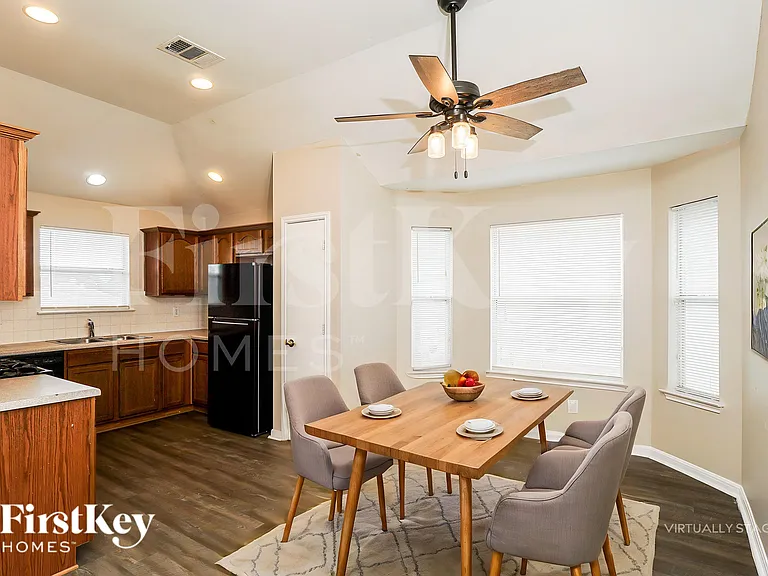 8422 Cherisse Dr — Photo 7