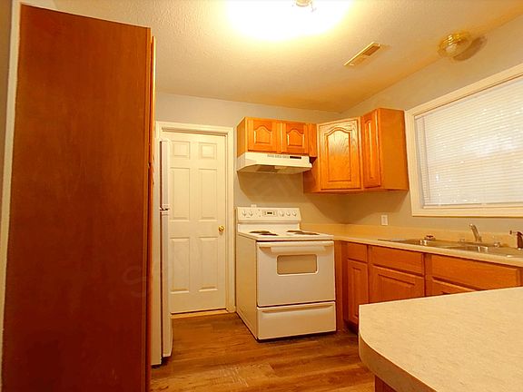 3rd image of 606 Allison Rd #608