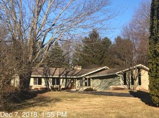 10618 Highlawn Ct, Cedarburg, WI 53012