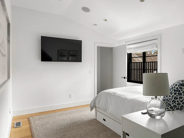 65 Mill Hill Ln — Photo 13