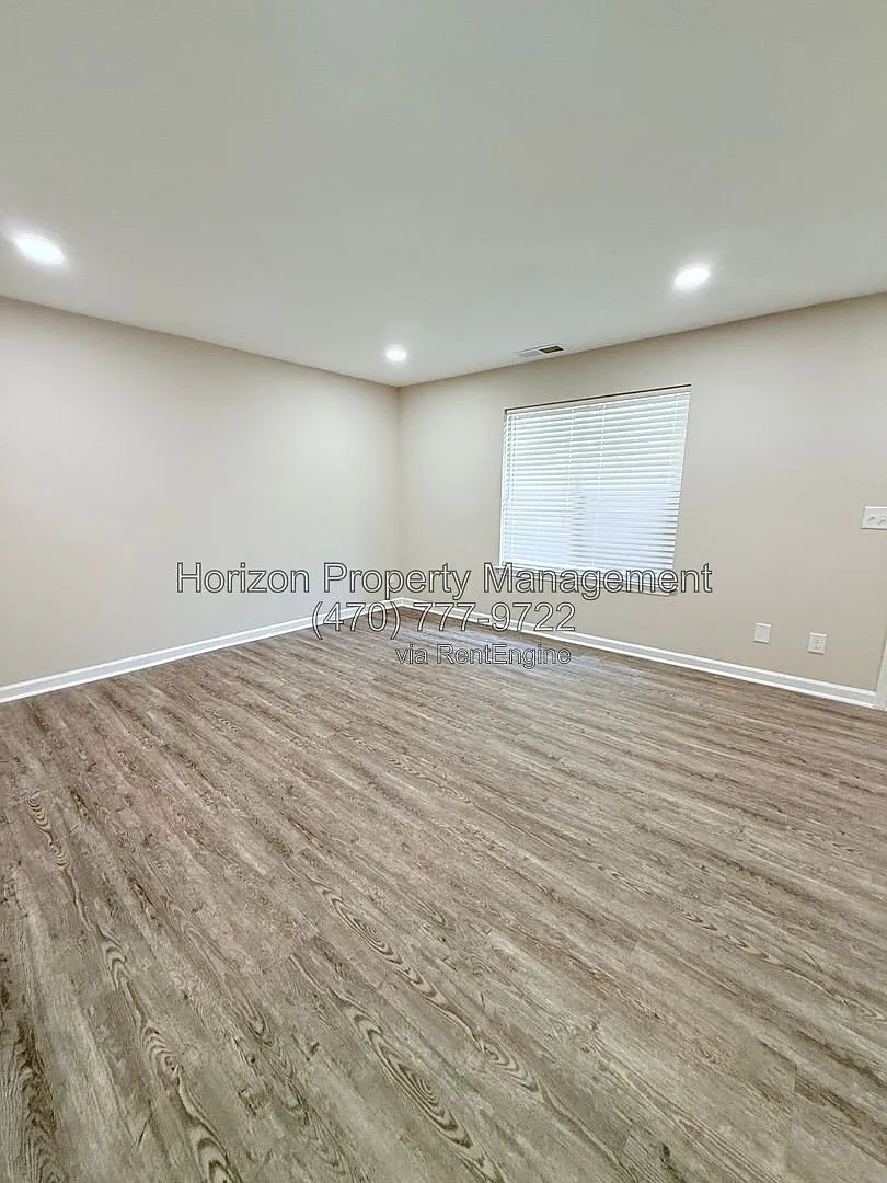 2 bed, 1.5 bath, 1014 sqft, $1,475 — Photo 2