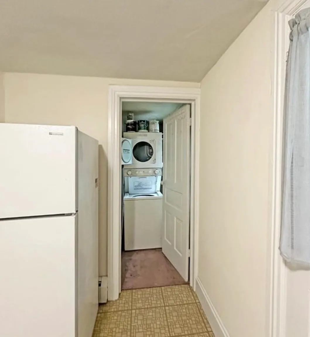 1 bed, 690 sqft, $1,275 — Photo 3