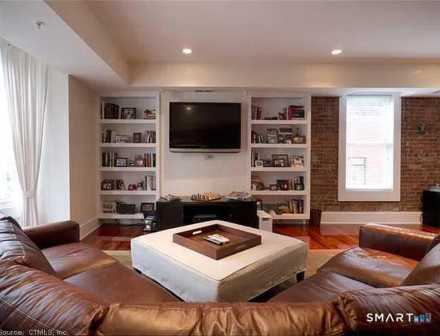 2 bed, 1.5 bath, 1541 sqft, $3,100 — Photo 4