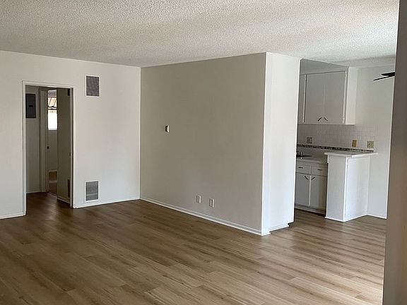 3rd image of 602 Fairview Ave APT 27