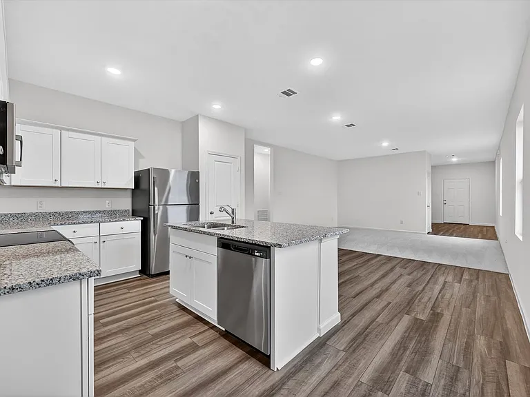 2128 Meadow Park — Photo 7