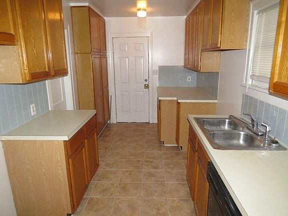 5th image of 1832 E 68th St