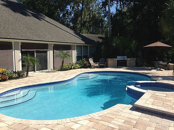 4th image of 3019 Cypress Creek Dr E