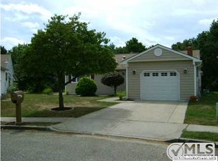 7 Kahala Ter, Toms River, NJ 08757