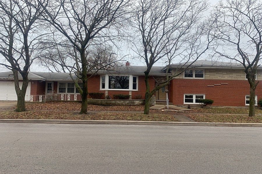 1st image of 10025 S Francisco Ave