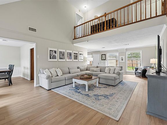 4th image of 7615 Friars Court Ln