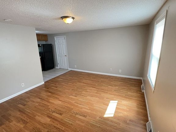 2nd image of 1202 E South Ave