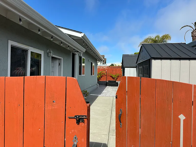 2114 Derby Ave #B — Photo 6