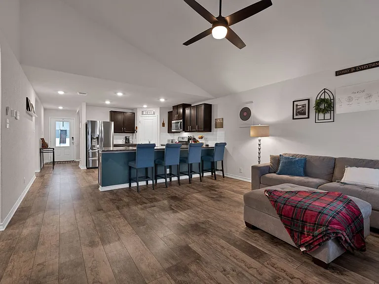 14722 Goldfinch Way — Photo 6