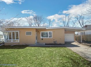 85 Birch St, Carpentersville, IL