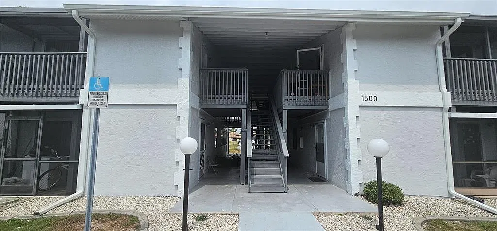 2 bed, 2.0 bath, 960 sqft, $1,400 — Photo 1