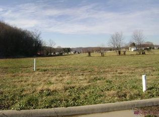 324 Gasser Cir SE, New Philadelphia, OH 44663