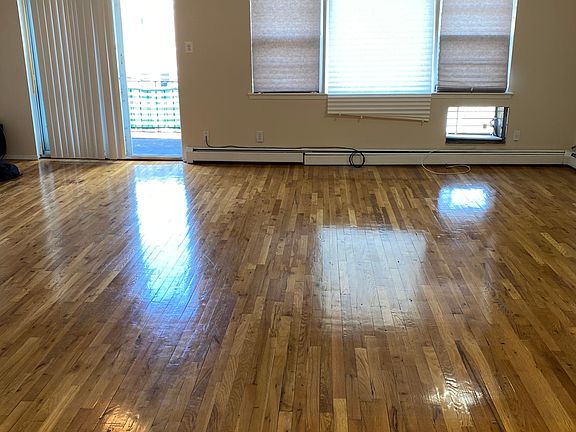2nd image of 1840 Kimball St #2