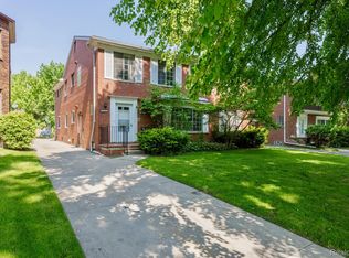 930 Trombley Rd, Grosse Pointe, MI 48230