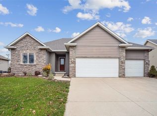 8035 Aspen Dr, West Des Moines, IA 50266