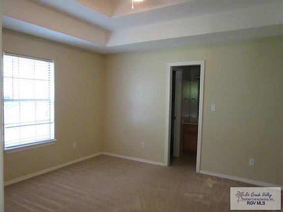 5th image of 613 Lozano St