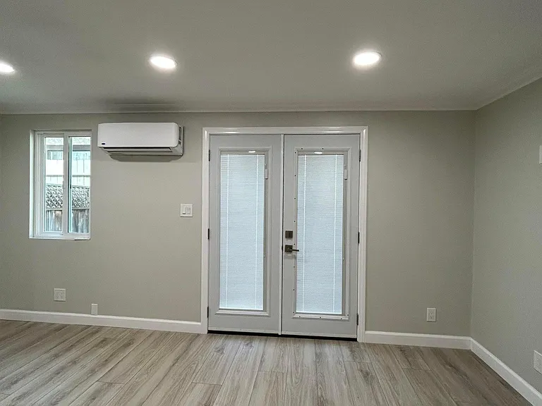 1702 Felton Ln — Photo 2