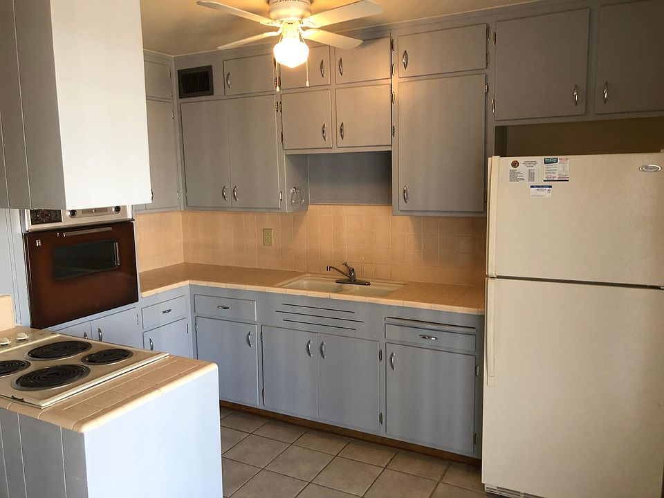 Spacious eat in Kitchen