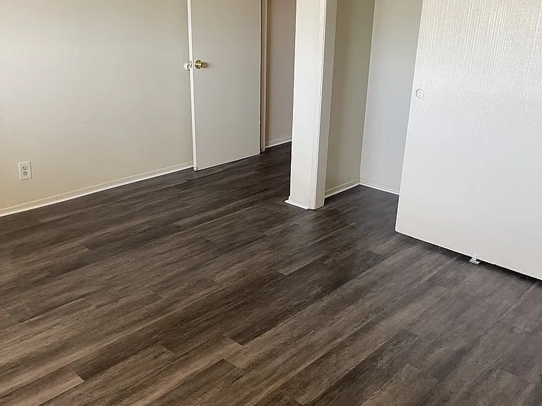 1451 W 105th St — Photo 39