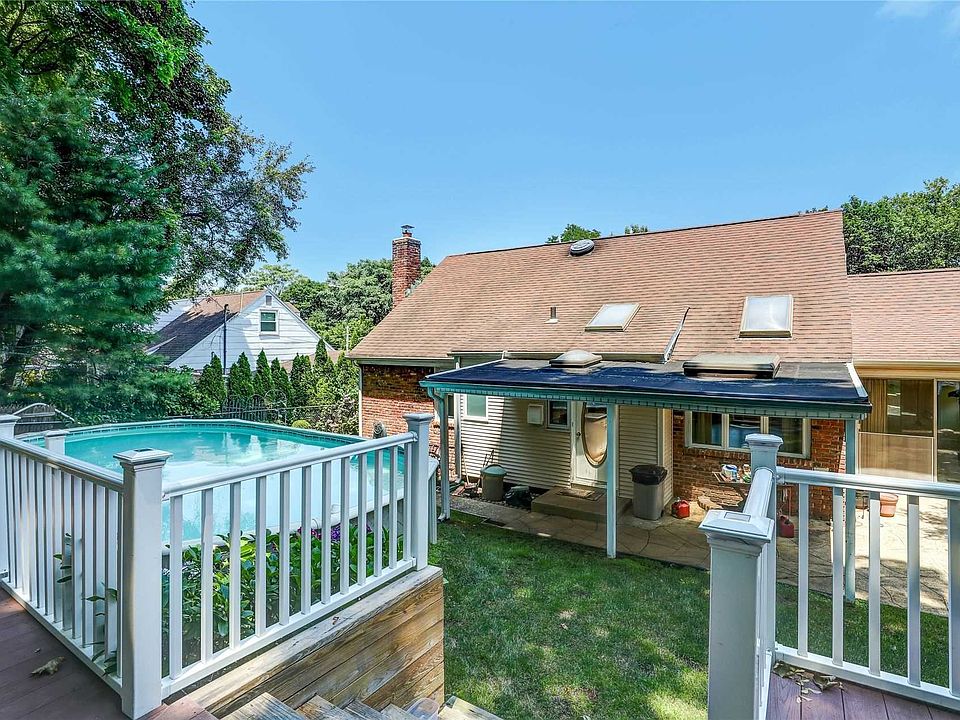 1st image of 18 Gailview Dr