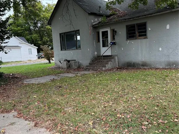 232 Moore Ave, Sikeston, MO 63801