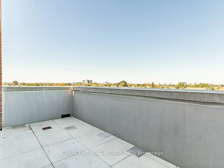 2300 Saint Clair Ave W #527 — Photo 20