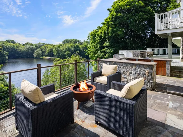 255 Valley Rd, Cos Cob, CT 06807