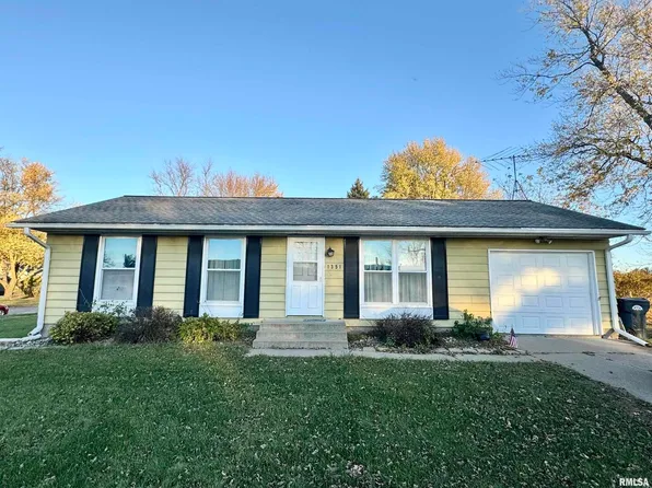 1351 Springdale Dr, Clinton, IA 52732