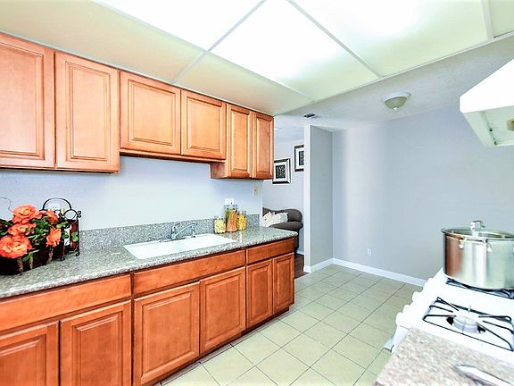 5th image of 12828 Ramona Blvd Unit 26