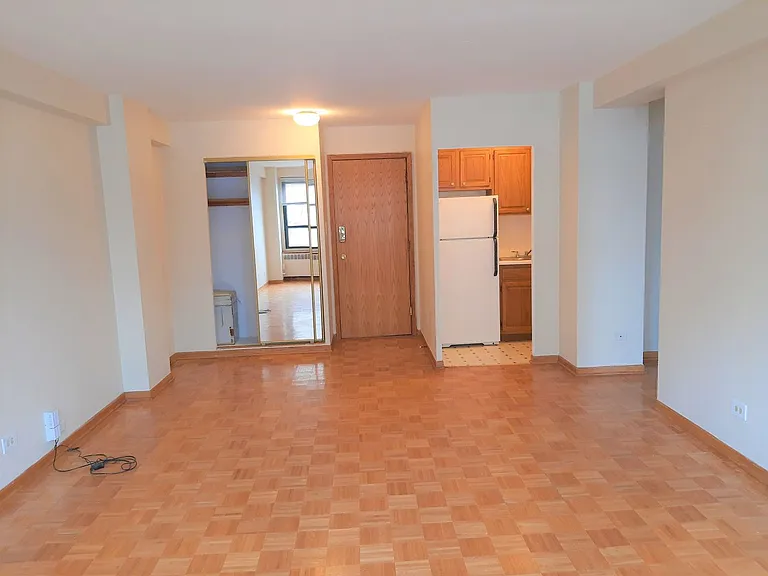 4180 Marine Terrace Apartments — Photo 75