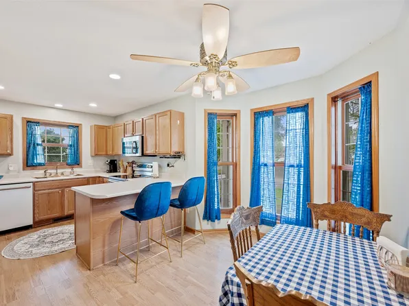 166 NW Maple St, Elkhart, IA 50073