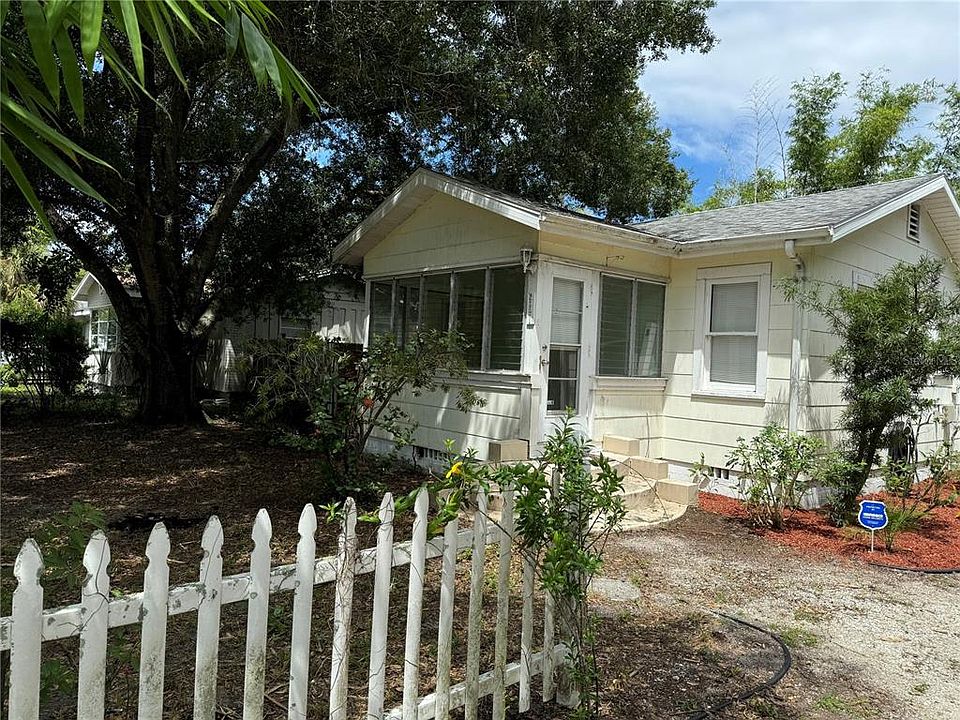1st image of 2391 10th St