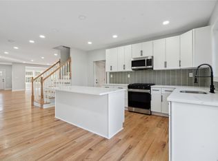 328 Archer St, Freeport, NY 11520