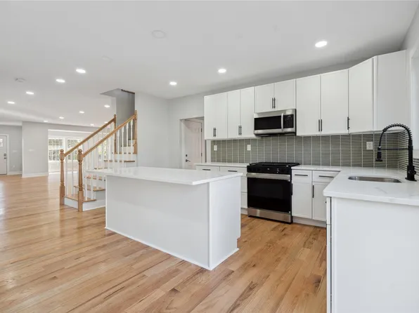 328 Archer Street, Freeport, NY 11520